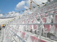 Montaż siedzisk na Stadionie Narodowym w Warszawie - 05.04.2011