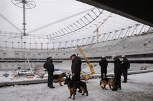 Trening psów policyjnych na Stadionie Narodowym w Warszawie - 24.01.2011.